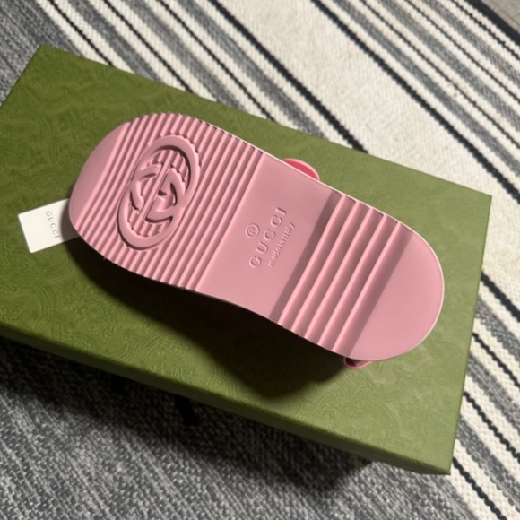 Gucci sandals - Picture 3 of 4